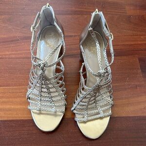 New never worn Vince Camuto Ariah leather pale gold, strappy sandals size 8